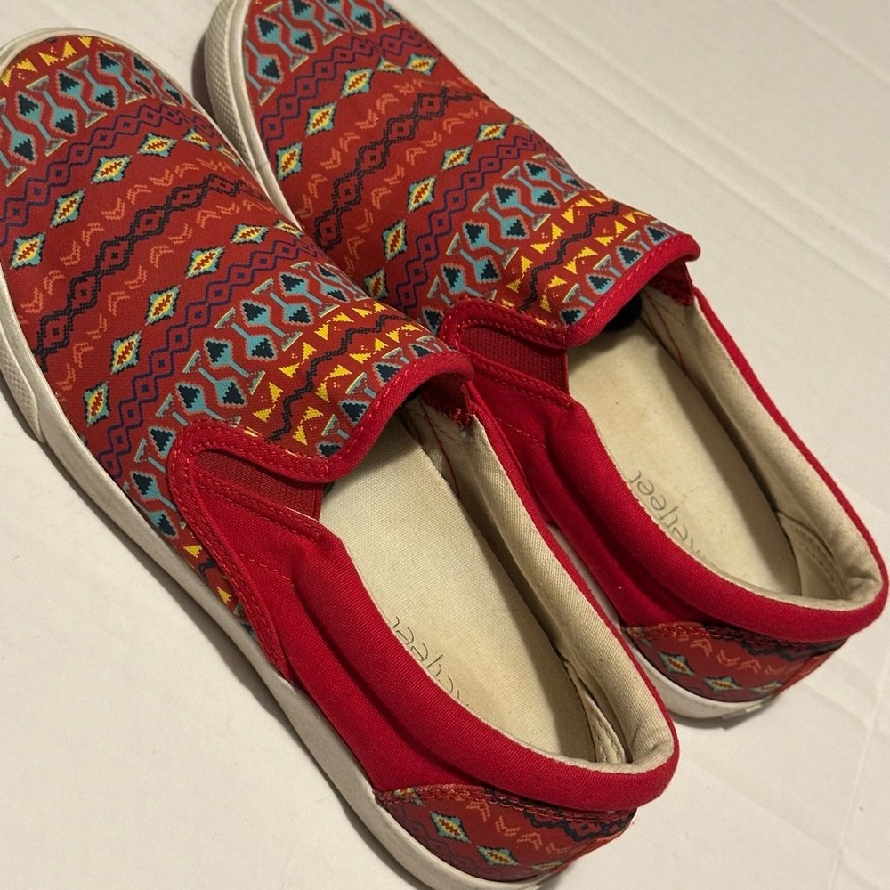 Bucket Feet Women’s Slip-On Sneakers in Red Aztec Pattern - Picture 3 of 5